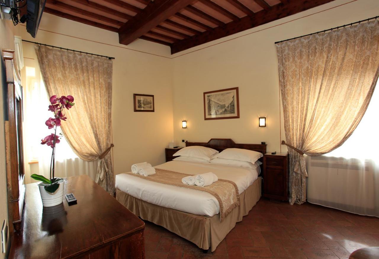 Palazzo Mari Hotel ซานจีมิญญาโน ภายนอก รูปภาพ