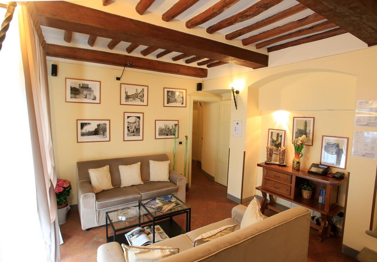 Palazzo Mari Hotel ซานจีมิญญาโน ภายนอก รูปภาพ